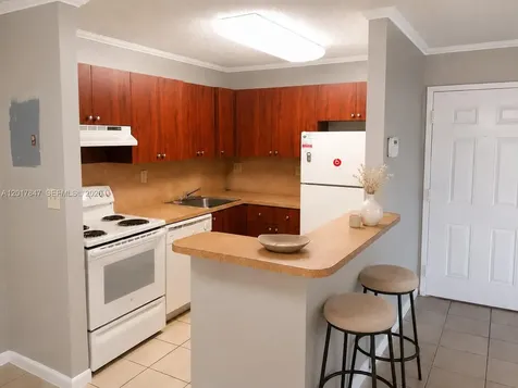 7235 NW 179th Street Hialeah FL 33015