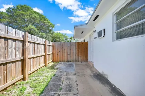 577 NW 90th Street El Portal FL 33150