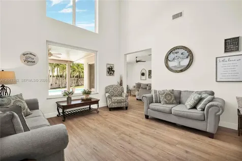 10851 London Street Cooper City FL 33026