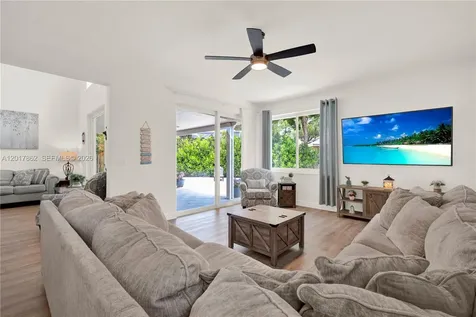10851 London Street Cooper City FL 33026