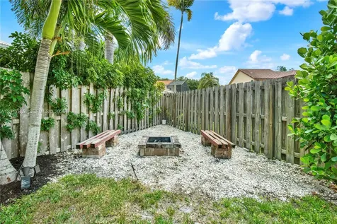 10851 London Street Cooper City FL 33026