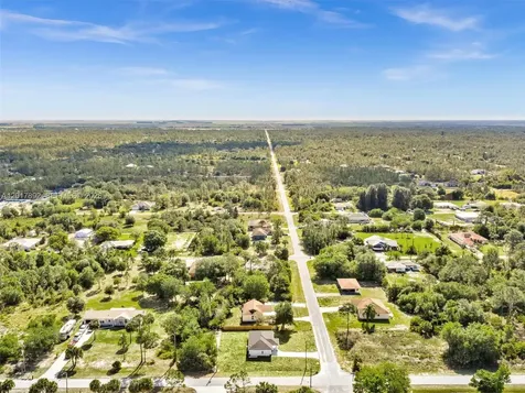 2401 E 11th Street Lehigh Acres FL 33936