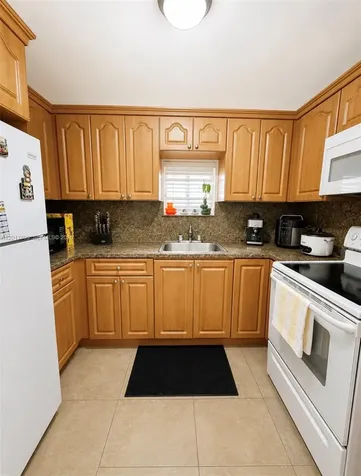 5611 W 25th Court Hialeah FL 33016