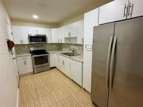 9429 SW 76th Street Miami FL 33173