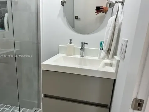 5401 Collins Avenue Miami Beach FL 33140