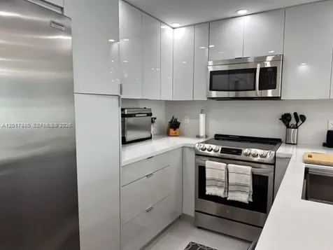 5401 Collins Avenue Miami Beach FL 33140