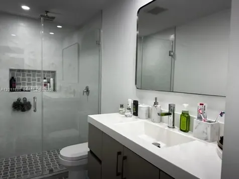 5401 Collins Avenue Miami Beach FL 33140