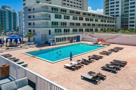5401 Collins Avenue Miami Beach FL 33140