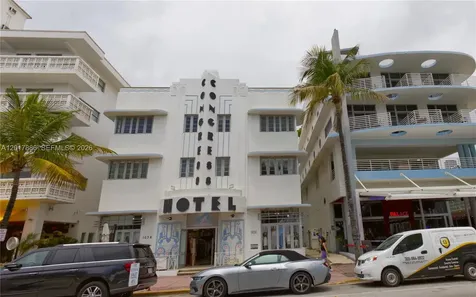 1036 Ocean Drive Miami Beach FL 33139