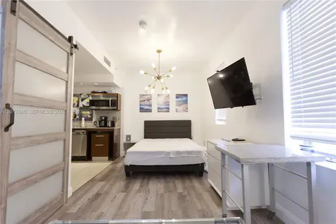 1036 Ocean Drive Miami Beach FL 33139