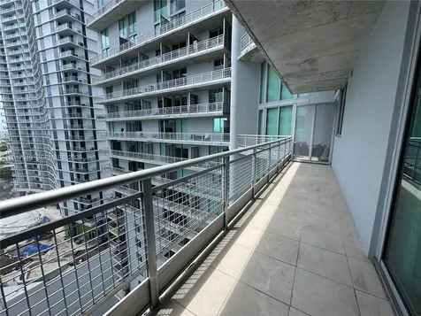 690 SW 1st Court Miami FL 33130