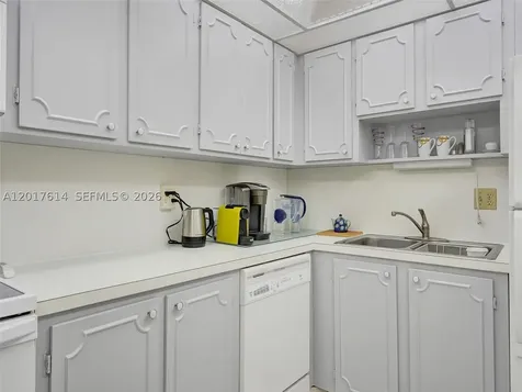 3113 S Ocean Drive Hallandale Beach FL 33009