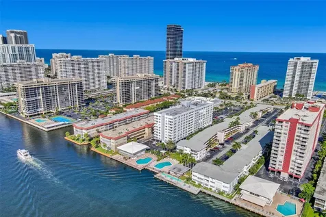 3113 S Ocean Drive Hallandale Beach FL 33009