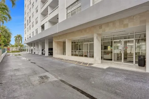 3113 S Ocean Drive Hallandale Beach FL 33009