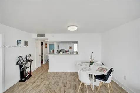 7850 Byron Avenue Miami Beach FL 33141
