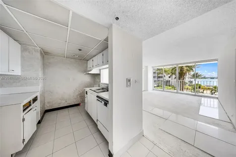 7601 E Treasure Drive North Bay Village FL 33141
