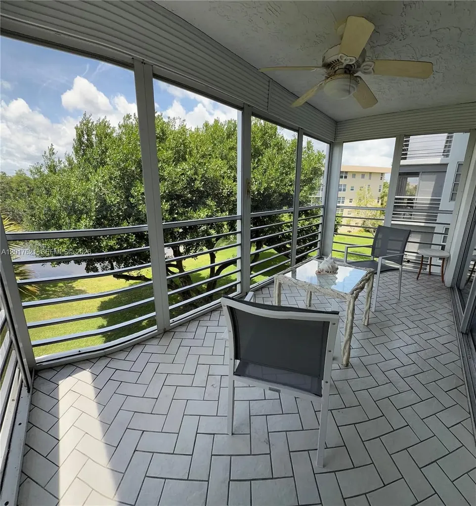 4020 W Palm Aire Drive Pompano Beach FL 33069