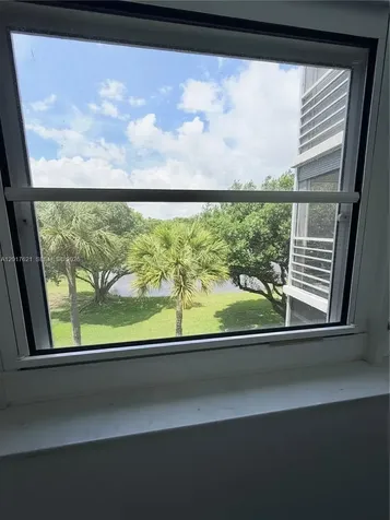 4020 W Palm Aire Drive Pompano Beach FL 33069