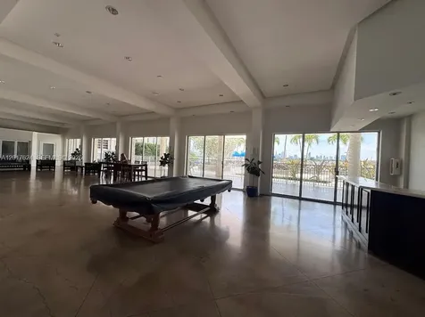 800 West Avenue Miami Beach FL 33139