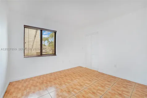 10296 NW 9th St Circle Miami FL 33172