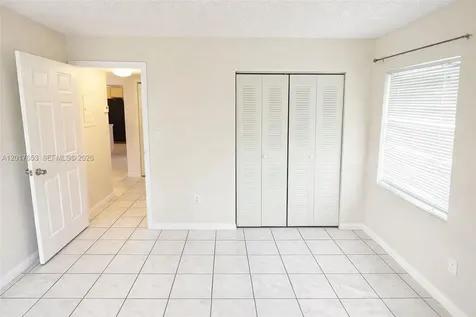 464 NE 210th Circle Terrace Miami FL 33179