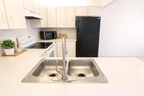 464 NE 210th Circle Terrace Miami FL 33179
