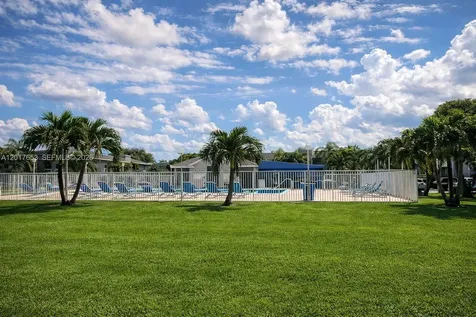 464 NE 210th Circle Terrace Miami FL 33179