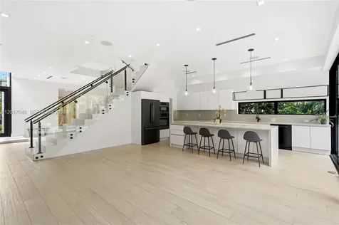 1311 Bay Drive Miami Beach FL 33141