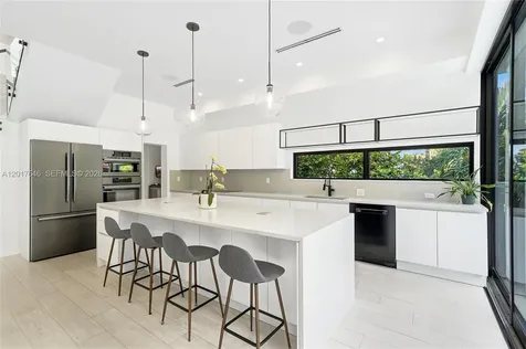 1311 Bay Drive Miami Beach FL 33141