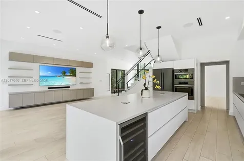 1311 Bay Drive Miami Beach FL 33141