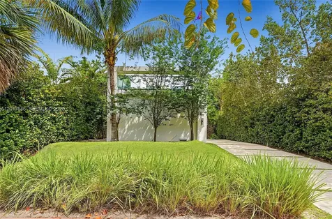 1311 Bay Drive Miami Beach FL 33141