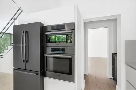 1311 Bay Drive Miami Beach FL 33141