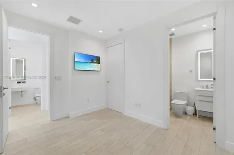1311 Bay Drive Miami Beach FL 33141