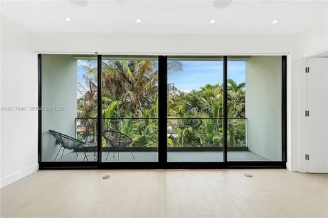 1311 Bay Drive Miami Beach FL 33141