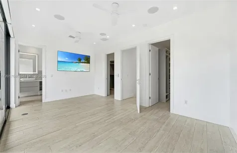 1311 Bay Drive Miami Beach FL 33141