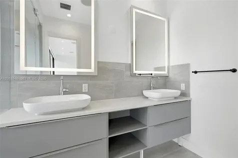 1311 Bay Drive Miami Beach FL 33141