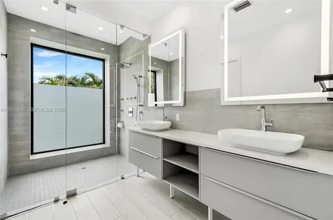 1311 Bay Drive Miami Beach FL 33141