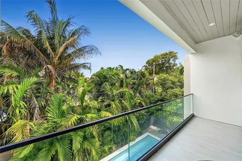 1311 Bay Drive Miami Beach FL 33141