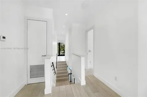 1311 Bay Drive Miami Beach FL 33141