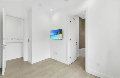 1311 Bay Drive Miami Beach FL 33141