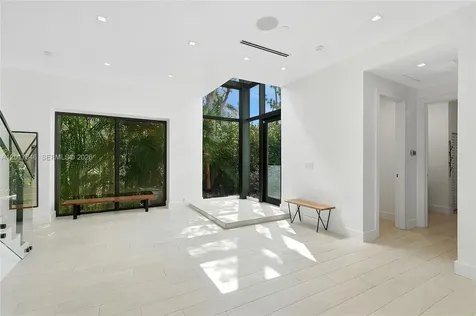 1311 Bay Drive Miami Beach FL 33141