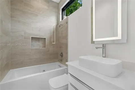 1311 Bay Drive Miami Beach FL 33141