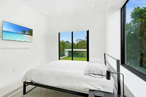 1311 Bay Drive Miami Beach FL 33141