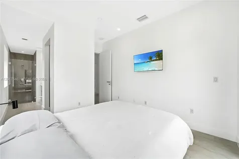 1311 Bay Drive Miami Beach FL 33141