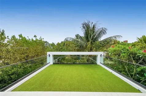 1311 Bay Drive Miami Beach FL 33141
