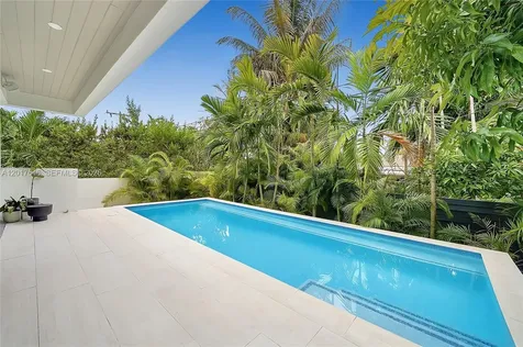 1311 Bay Drive Miami Beach FL 33141