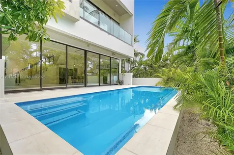1311 Bay Drive Miami Beach FL 33141