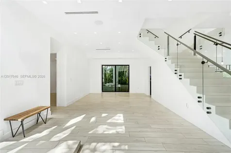 1311 Bay Drive Miami Beach FL 33141