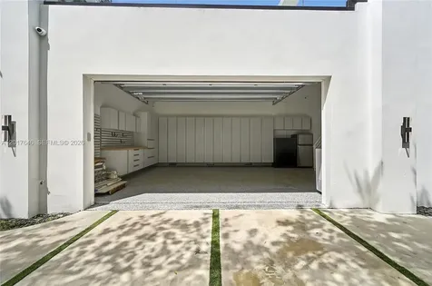 1311 Bay Drive Miami Beach FL 33141