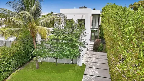 1311 Bay Drive Miami Beach FL 33141